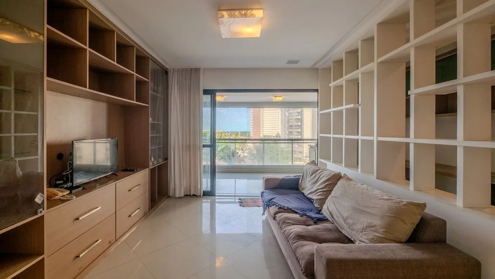 Apto com 3 su tes Piscina e Sauna a 450m da Praia