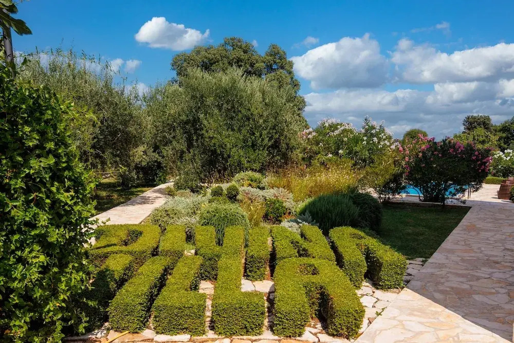Pool Villa Divina
