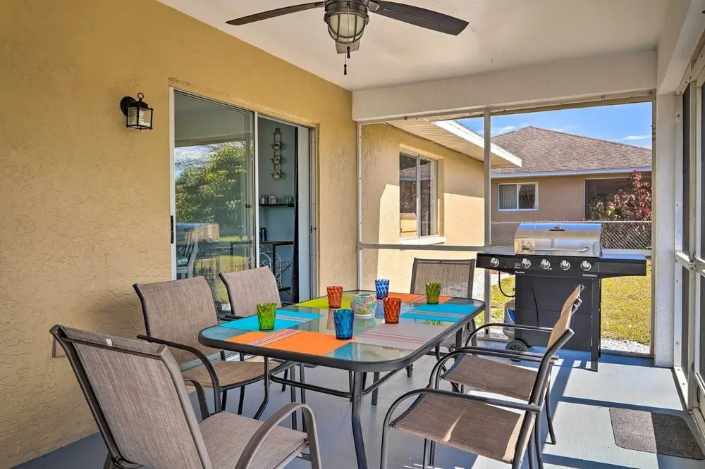 Lanai, Grill & Pets Welcome: Cape Coral Home