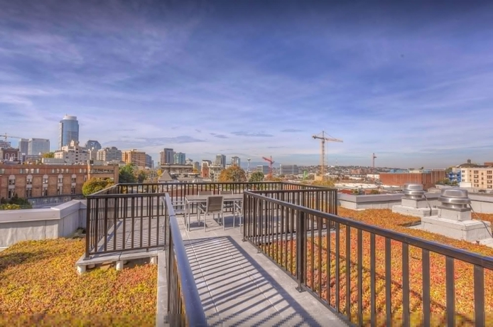 99 Walkscore Modern Broadway Apartments by Barsala