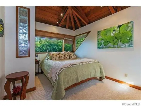 Blue Mahina At Sunset Beach 4 Bedroom Home by RedAwning