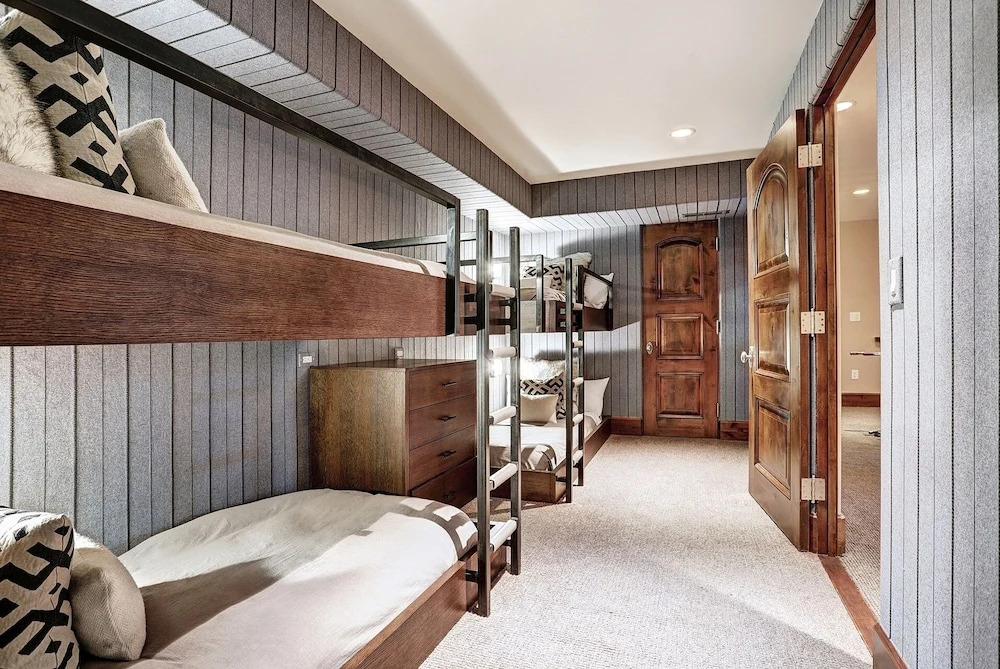 Gorgeous 5 Bedroom Private Chalet in Vail Village