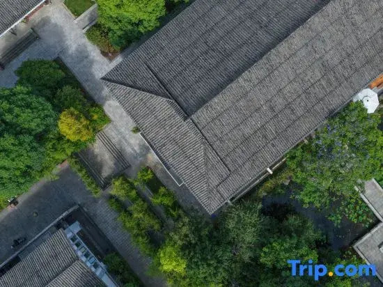 Lotus Yard Zen Hotel