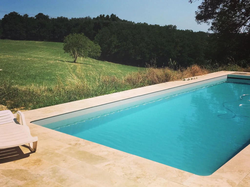 Pool Escape in Saint-Laurent