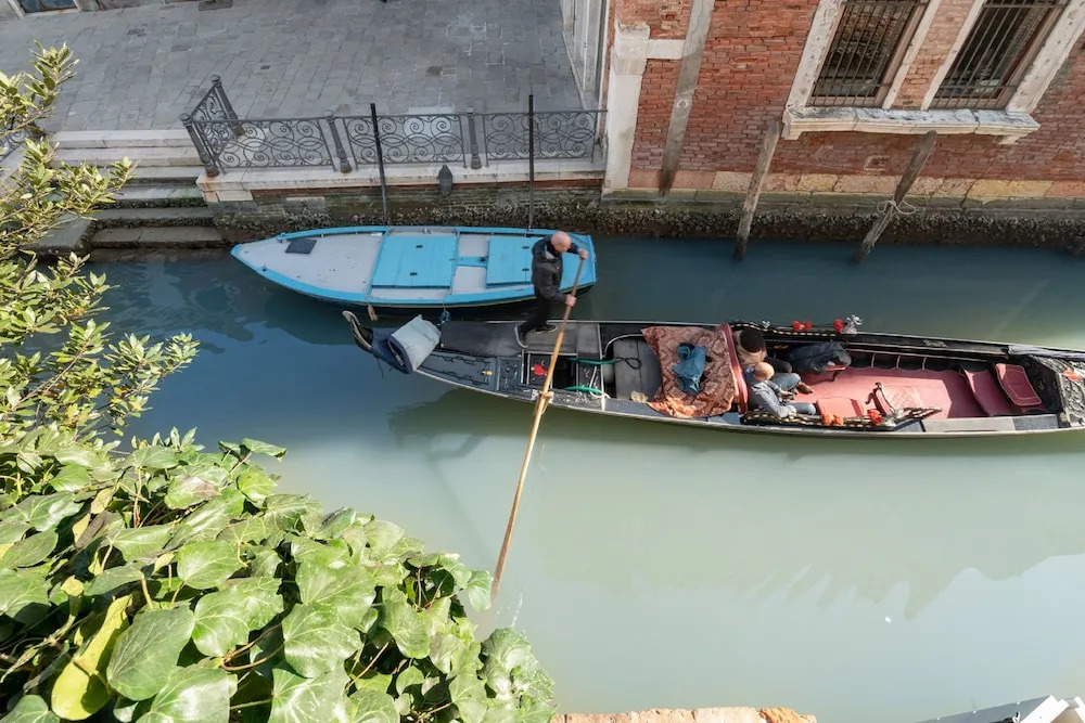 Apartments in San Marco with Canal View by Wonderful Italy