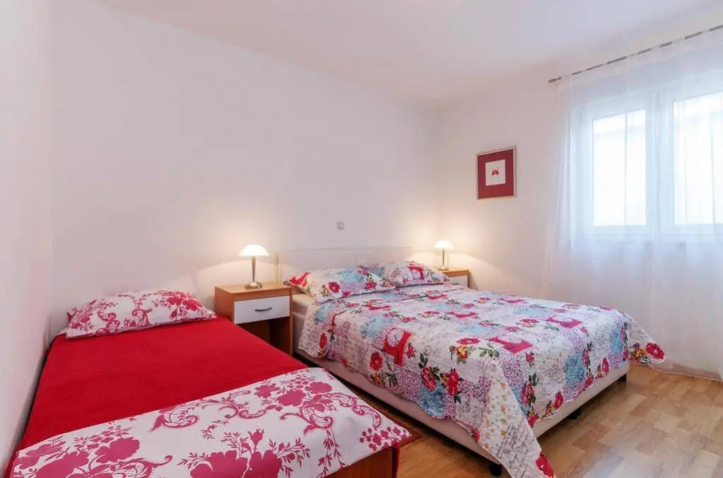 Apartment Biserka