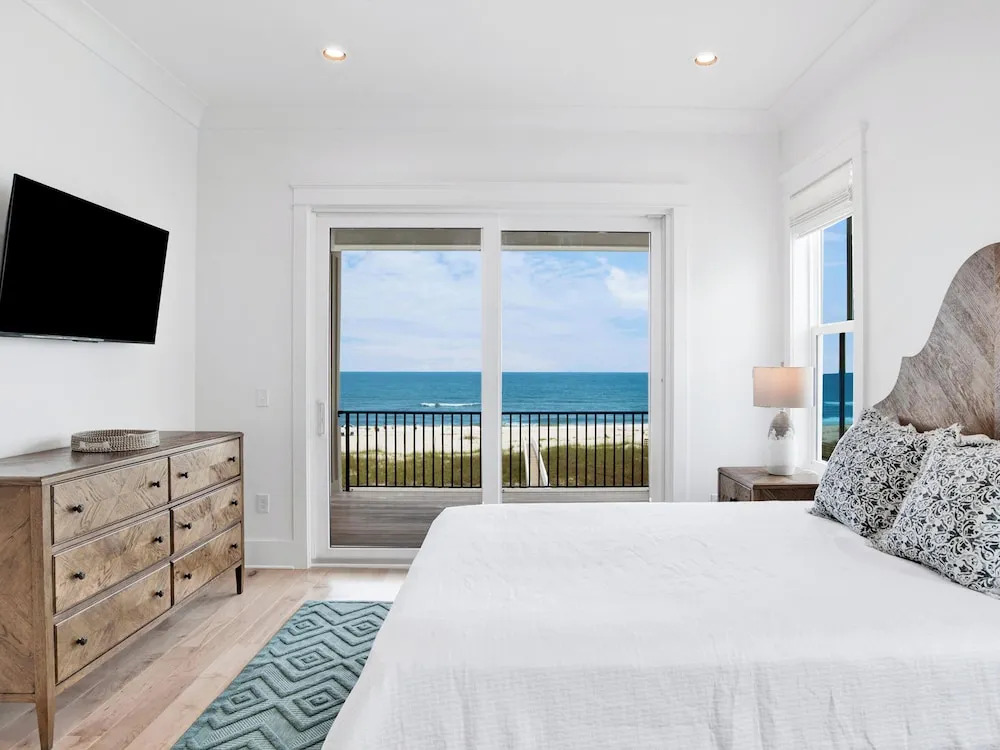 Luna Azul by Southern Vacation Rentals