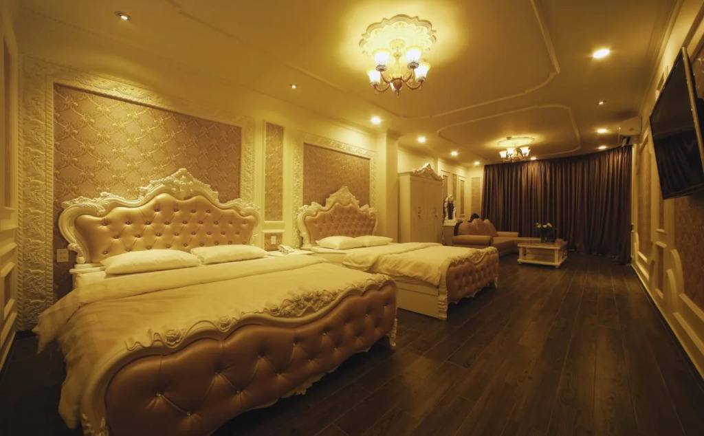 royal hotel bà điểm hồ chi minh