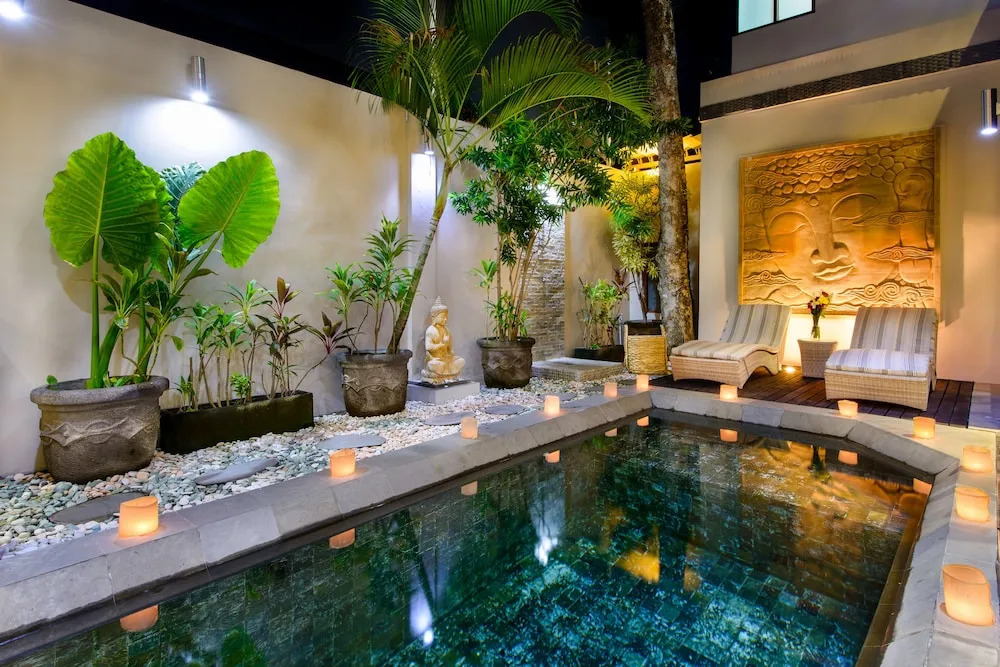 Super 4 Bed, Sleeps 8, Just 300m walk from Beach