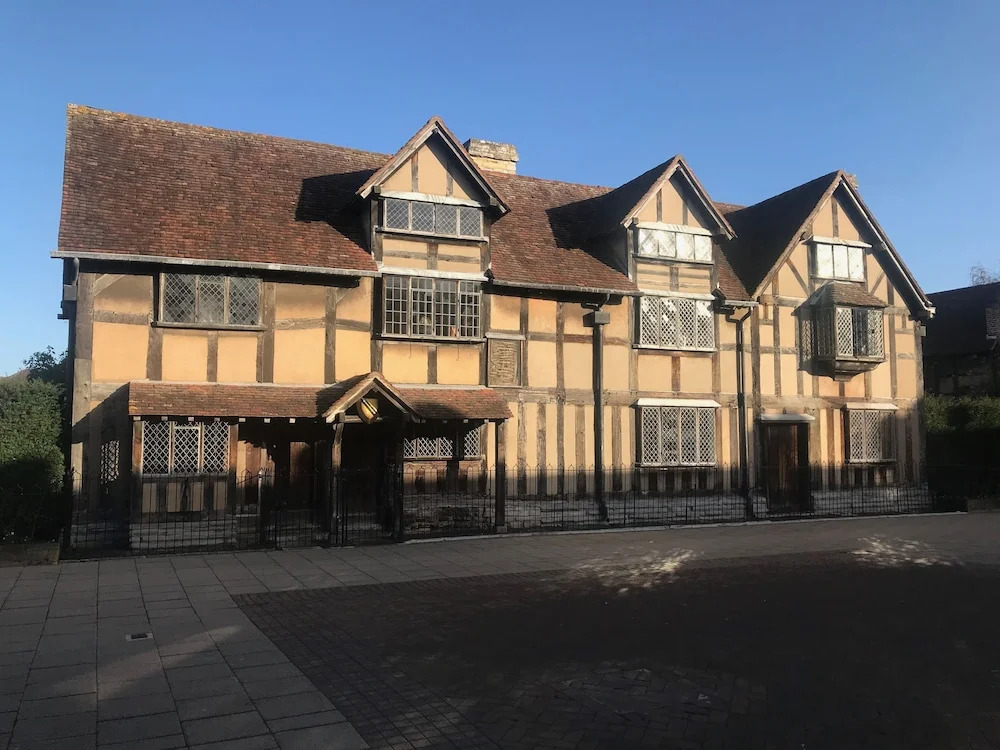 Beautiful 2-bed Caravan in Stratford-upon-avon