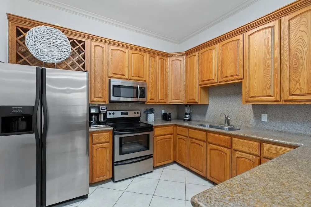 Modern Ground flr Condo 1/2 Block to Beach w Pool!