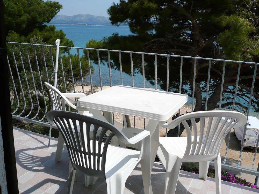 Apartment With one Bedroom in Betina, With Wonderful sea View, Furnish