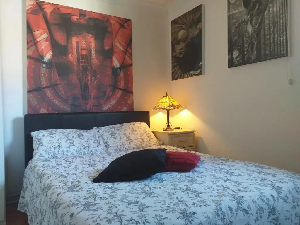 Lovely double bedroom in Rotherhithe