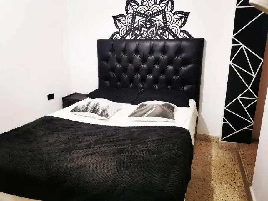 Hermoso apartamento en el centro historico de San Gil, junto a agencias de turismo, restaurantes, Gallineral, transporte, supermercado, panaderia, parking I 2