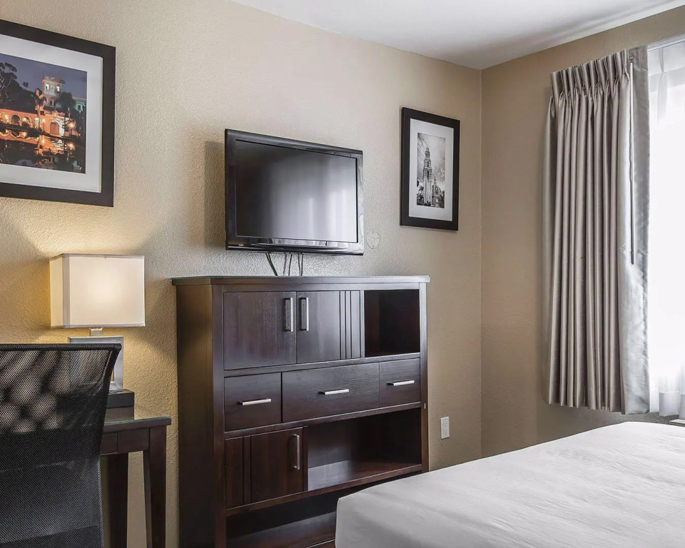 Americas Best Value Inn Loma Lodge Motel