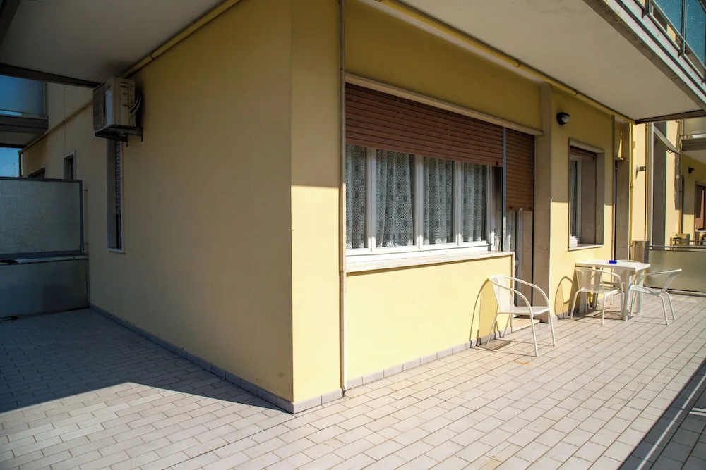 Central Apartment at 250m From the sea
