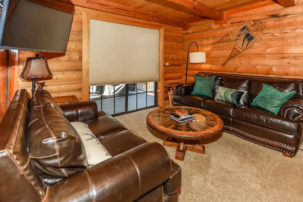 Woodland Log-1887 by Big Bear Vacations