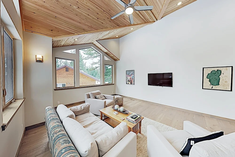 New Listing! Custom Alpine Home w/ Private Hot Tub home