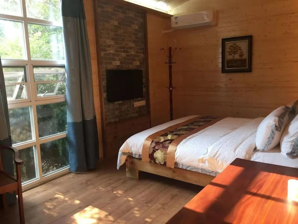 Hongdouchan Wooden House
