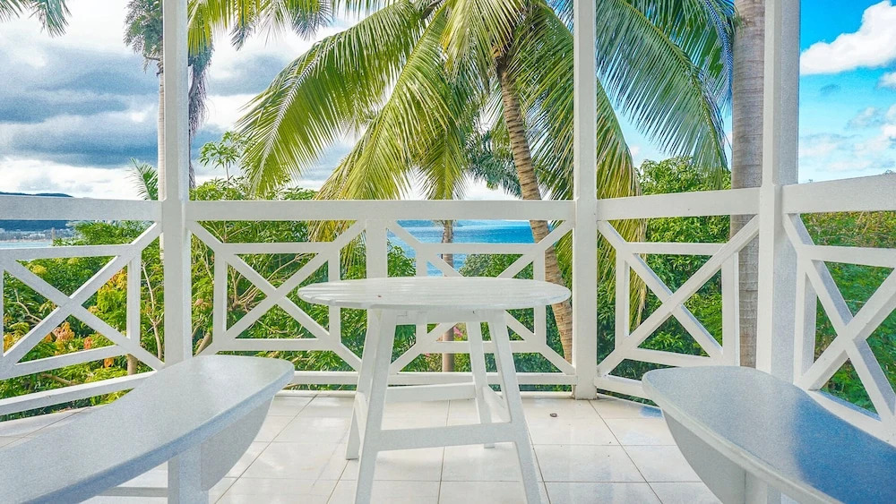 Mira Bay Apartments