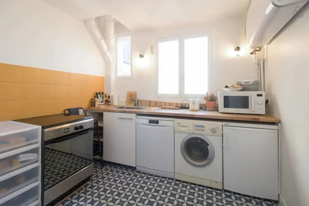Cosy Flat Sleeps 4 W/terrace in the 10th District