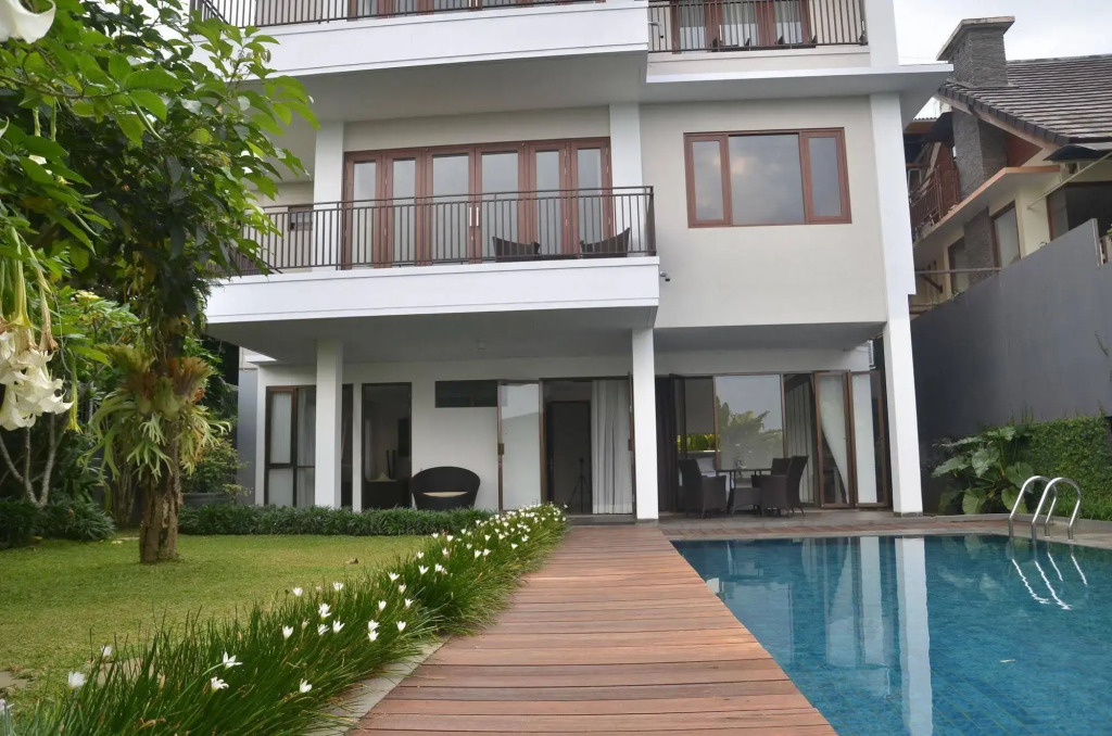Breeze Blows City View Villa 4 Bedrooms and 1 Familly Bedroom With a Private Heated Swimming Pool and a Billiard Table