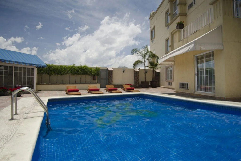 Hotel Suites México Plaza León Campestre