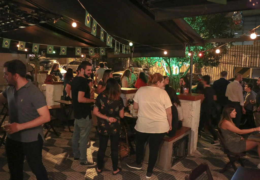 HBB Hostel Brazil Bar&Café- Vila Madalena - São Paulo-SP - Próximo a Beco do Batman, Paulista, Allianz Parque, Morumbi, Acesso 24hs