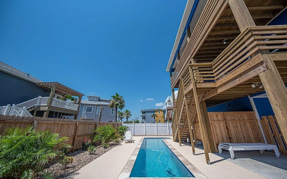 Big Blue - 4 Br Home