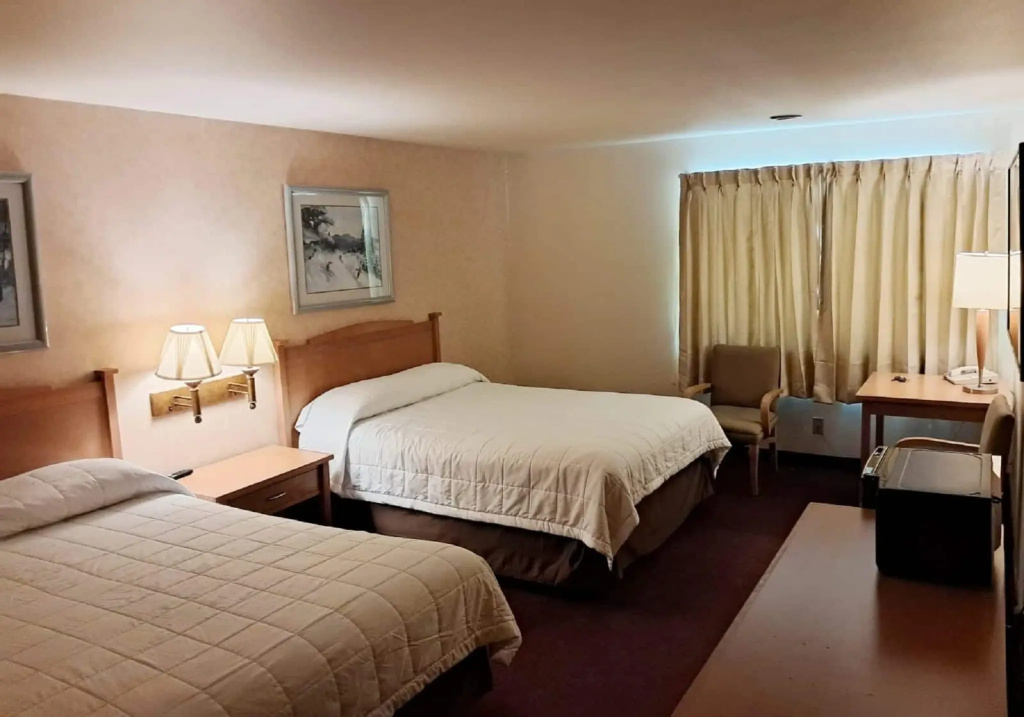 The Summit Inn