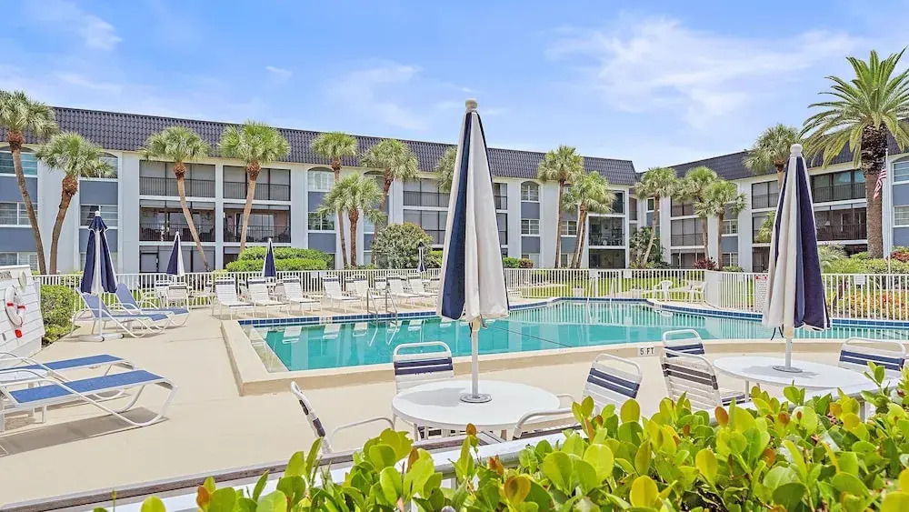Salty Soldi 2 Bedroom Condo by RedAwning