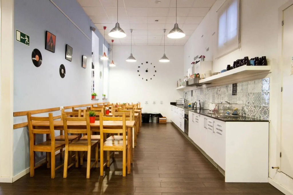 360 Hostel Borne