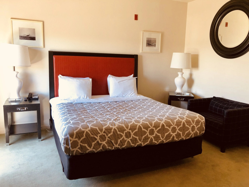 Orca Inn Suites