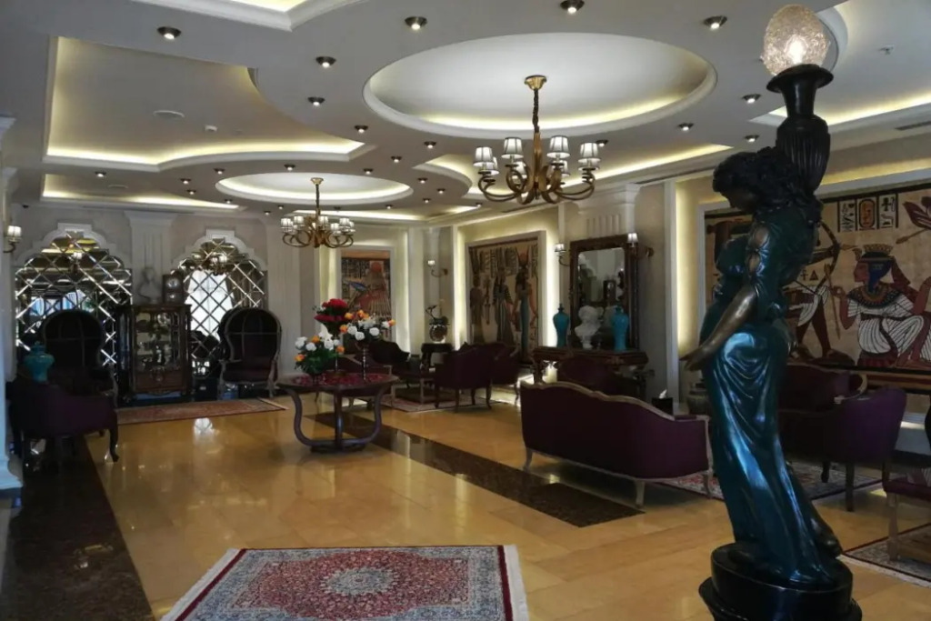 Hyksos Hotel