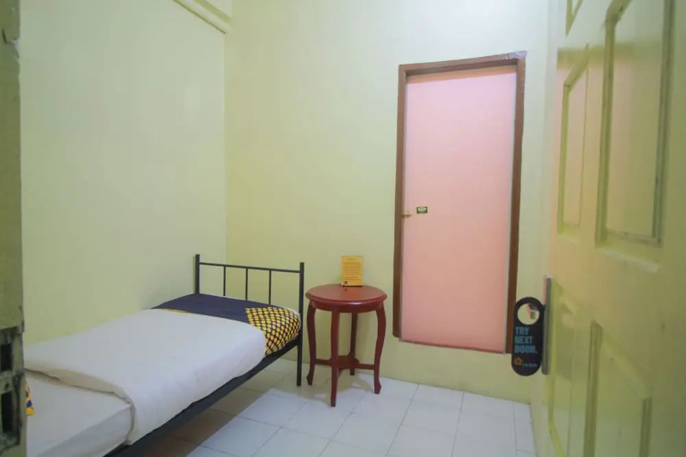 SPOT ON 2305 Andys Nur Penginapan