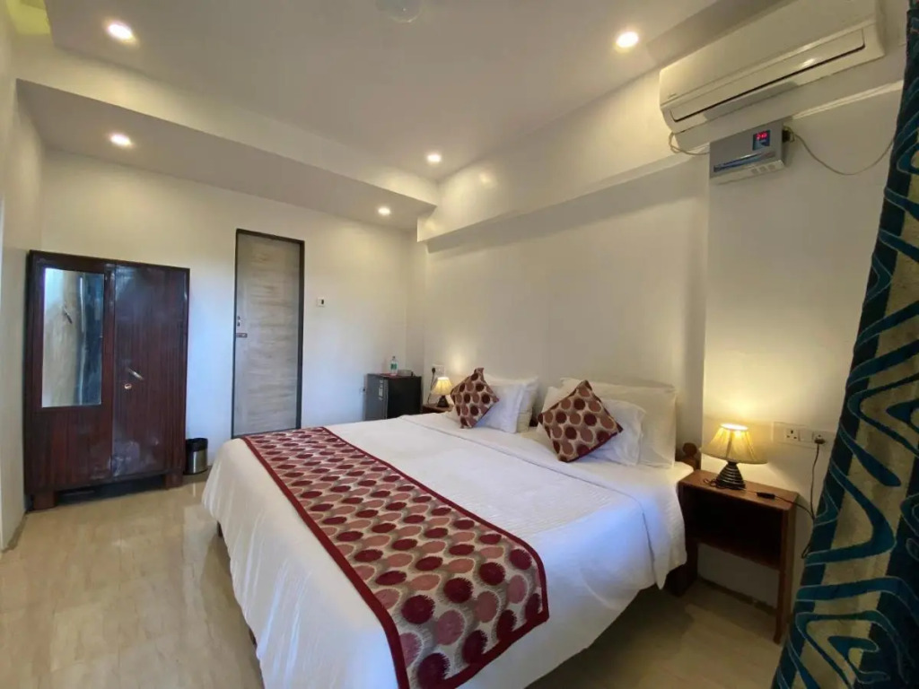 SHANUS SEASIDE INN - A Family-Run Guesthouse just 100 metres from Candolim Beach