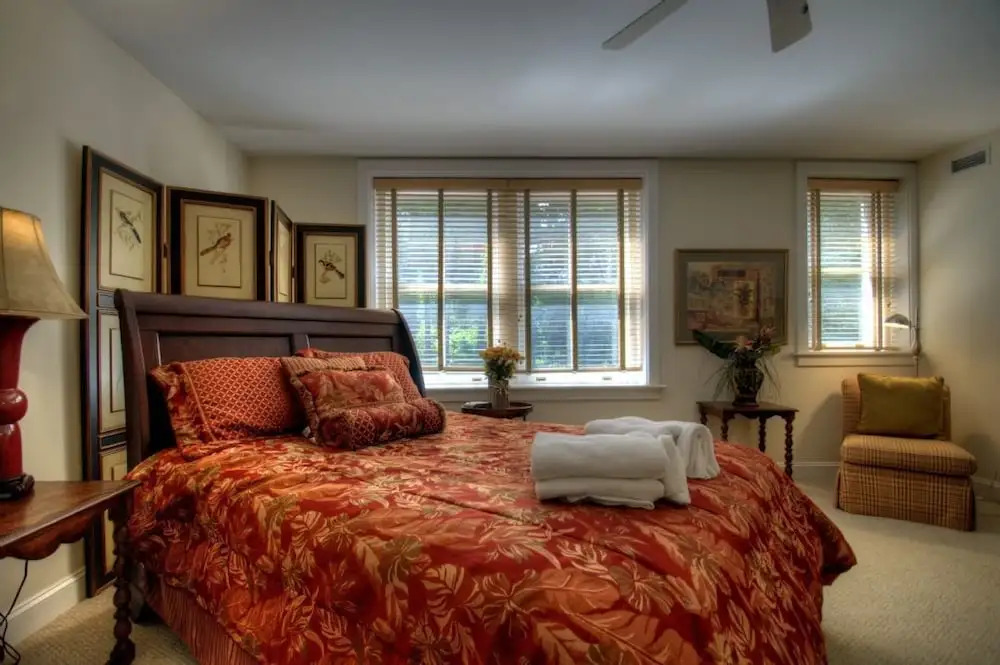 Biltmore Village Hideaway - 2 Br Condo