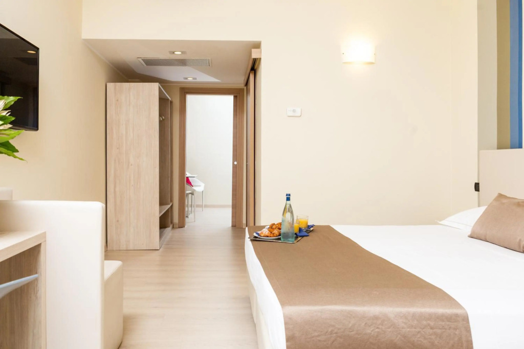 Helios Hotel