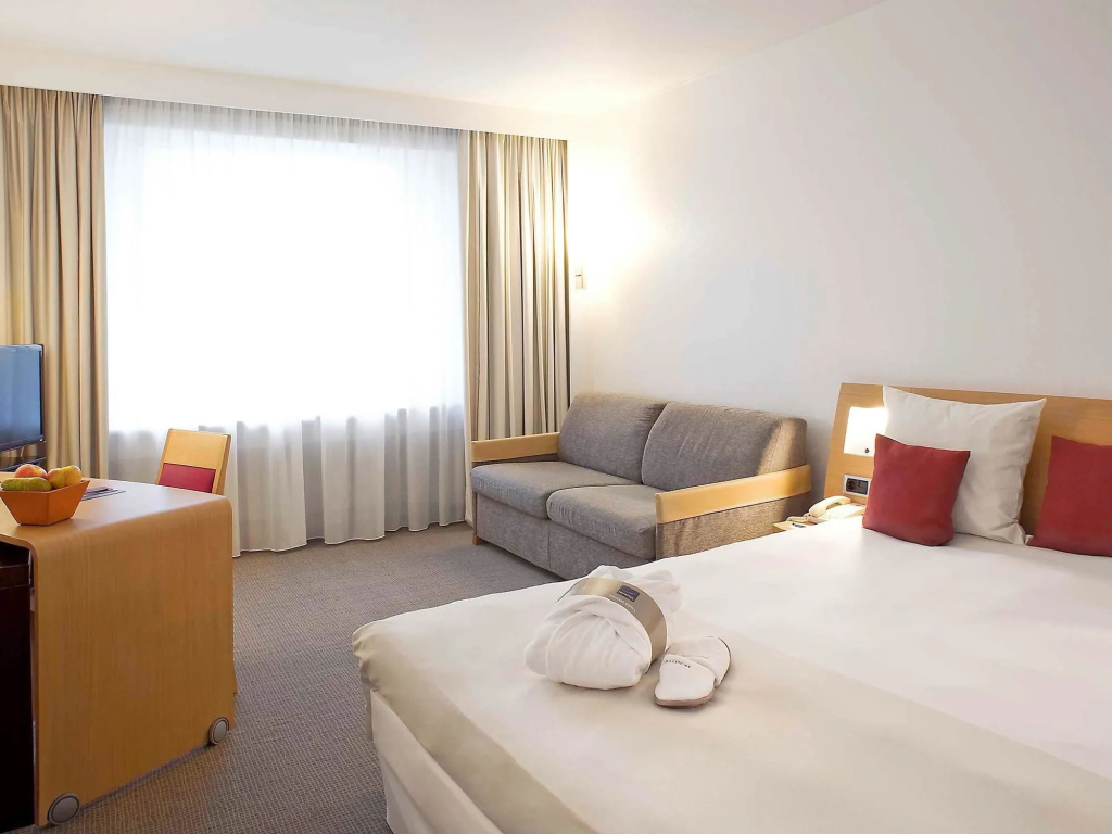 Novotel Orléans Chemins De Sologne Demeures De Campagne