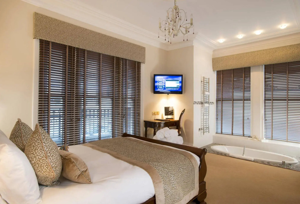 The Clarence Boutique Rooms