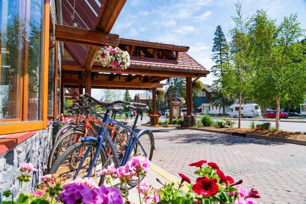 Banff Ptarmigan Inn