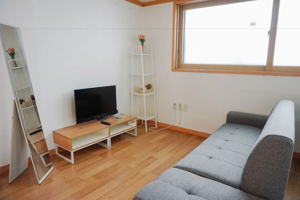 Hongdae One House Quad Room