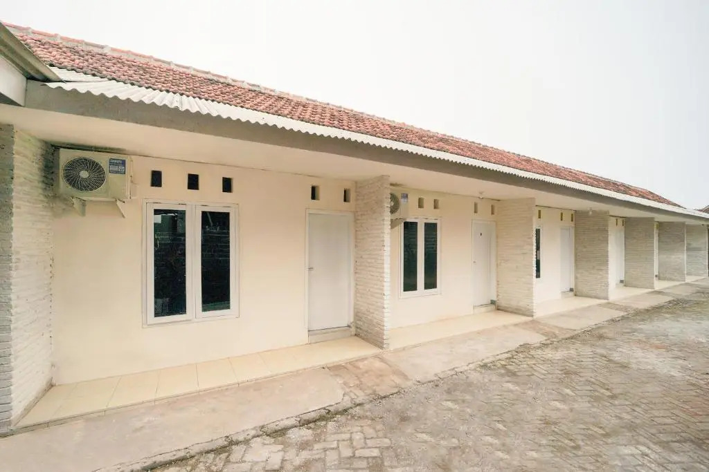 OYO 2937 Nindy Residence 2