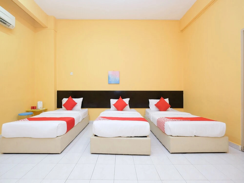 De Lodge Hotel by OYO Rooms
