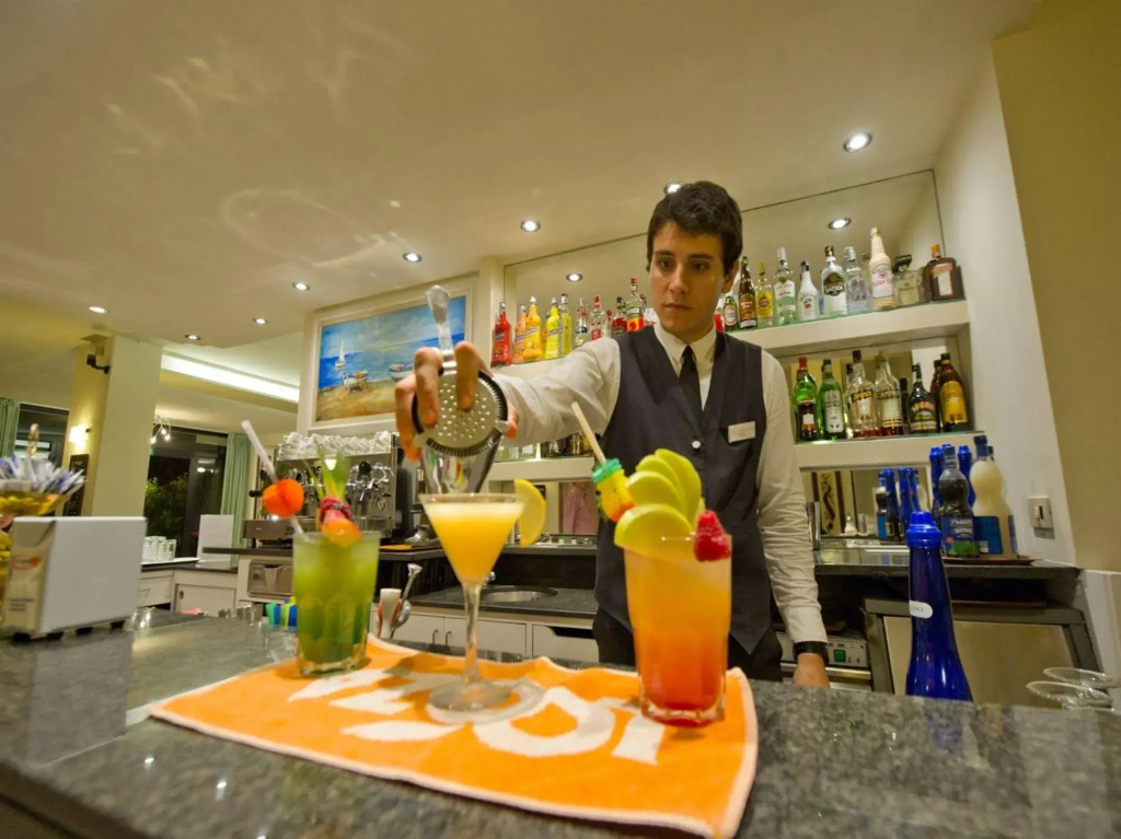 Color Metropolitan Family Hotel