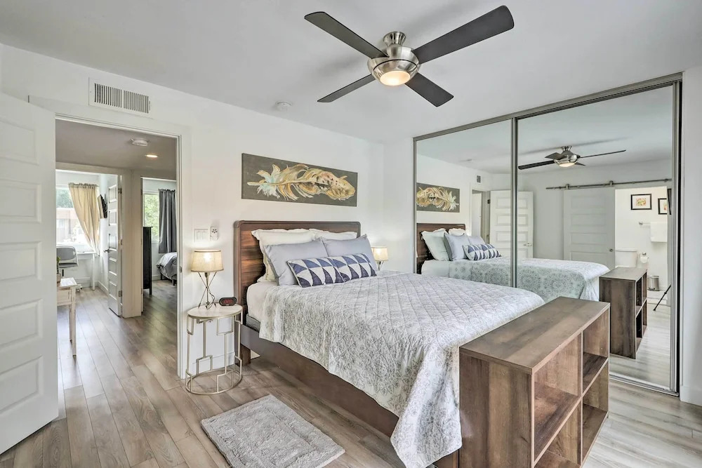 Chic Scottsdale Home w/ Balcony, Walk to Old Town!