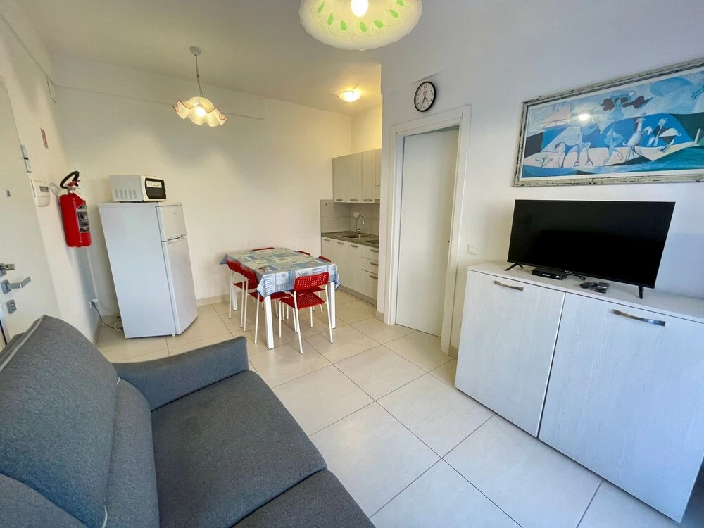 Flat With Private Garden by the sea