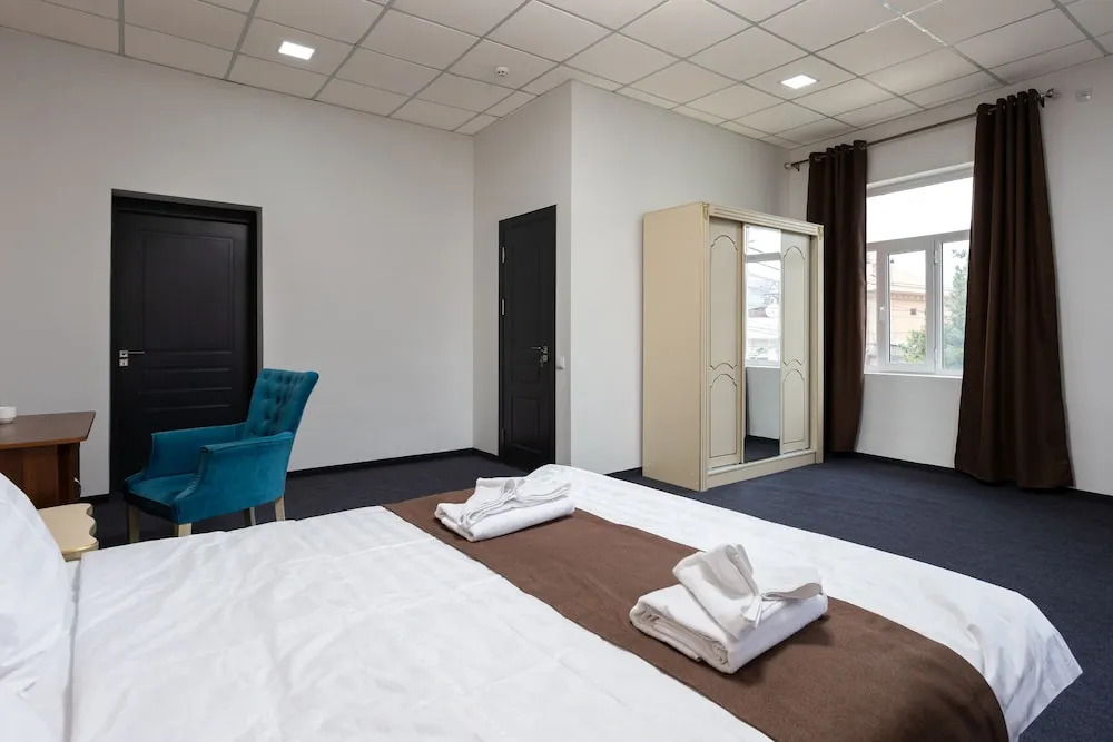 Triangle Hotel