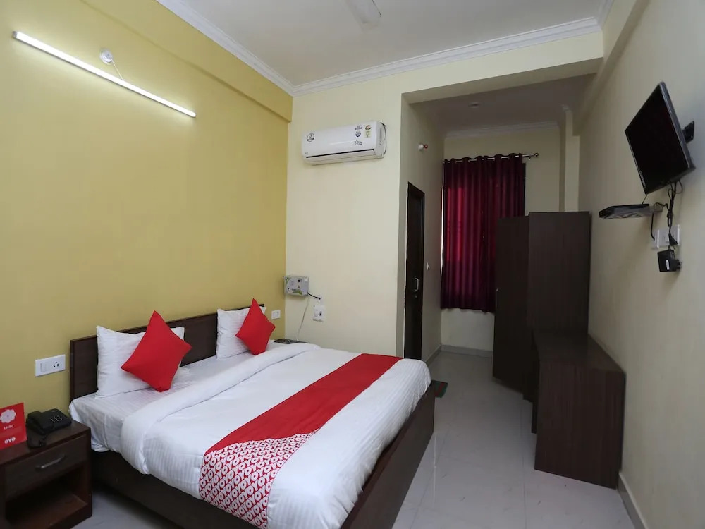 OYO 26931 Madhav Bhavan