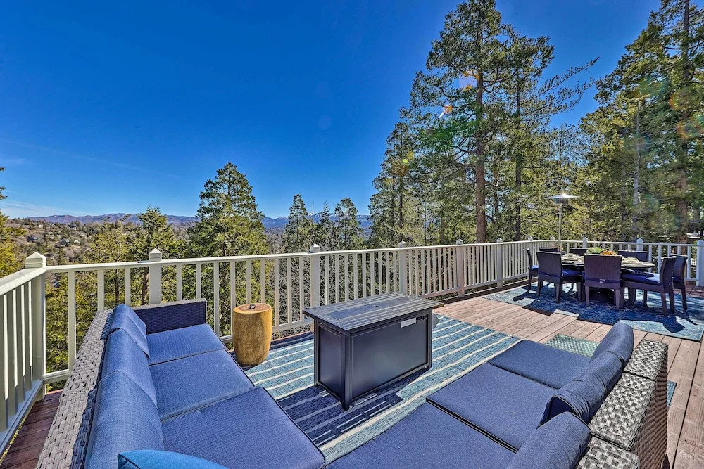 'ridgeline Retreat' w/ Mountain Lake Views!